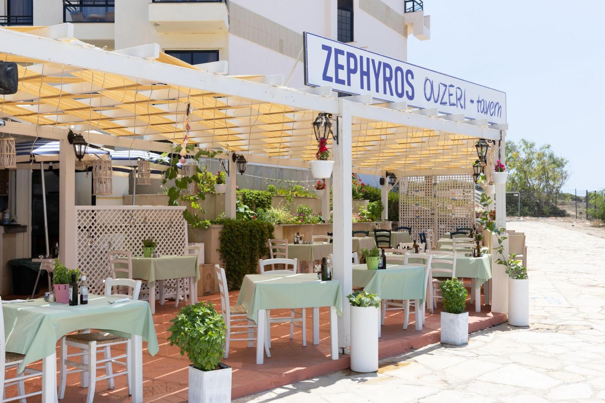 Venus Beach Hotel Paphos Esterno foto