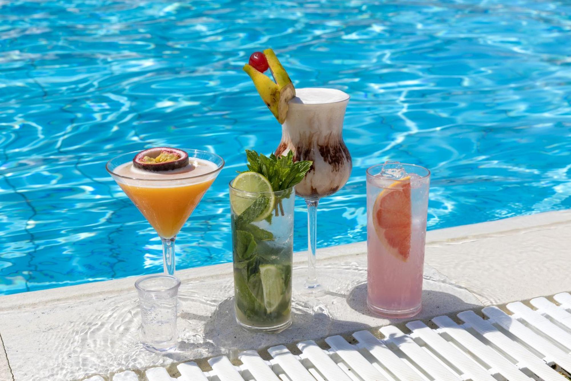 Venus Beach Hotel Paphos Esterno foto