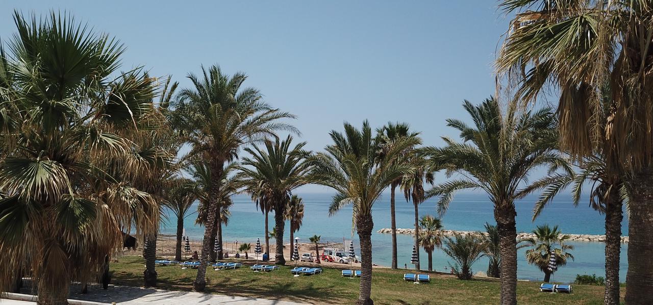 Venus Beach Hotel Paphos Esterno foto View of the Mediterranean Sea from the promenade of Limassol
