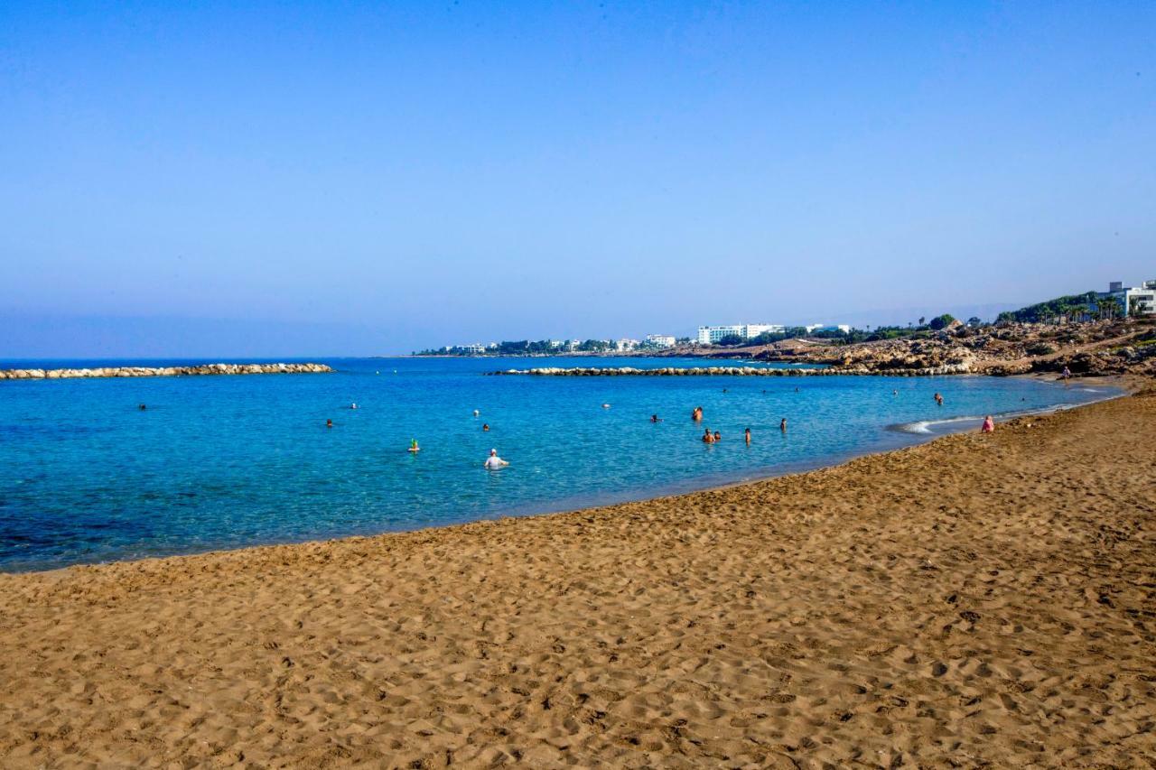 Venus Beach Hotel Paphos Esterno foto Ladies Beach