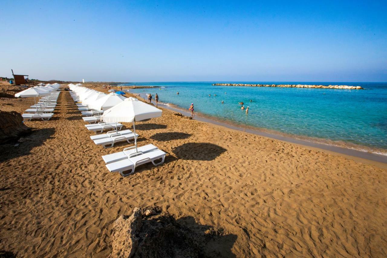 Venus Beach Hotel Paphos Esterno foto Ladies Beach