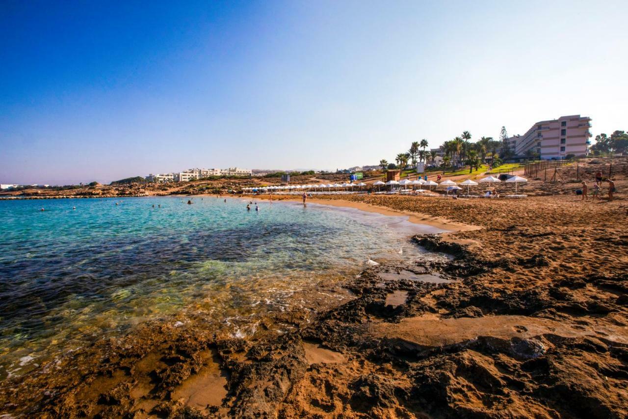 Venus Beach Hotel Paphos Esterno foto Ladies Beach